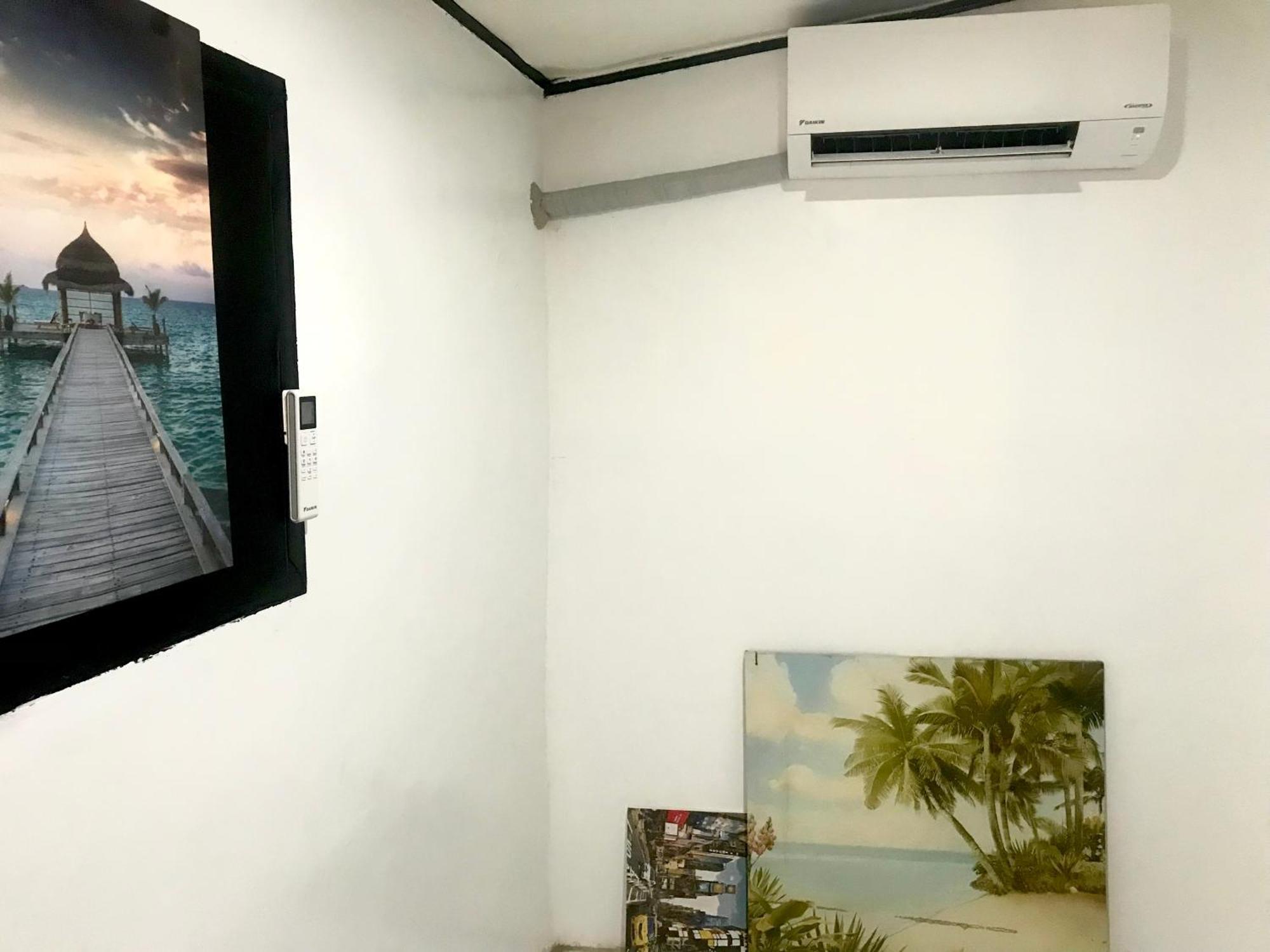 Central Hub Homestay Puerto Princesa Exterior photo